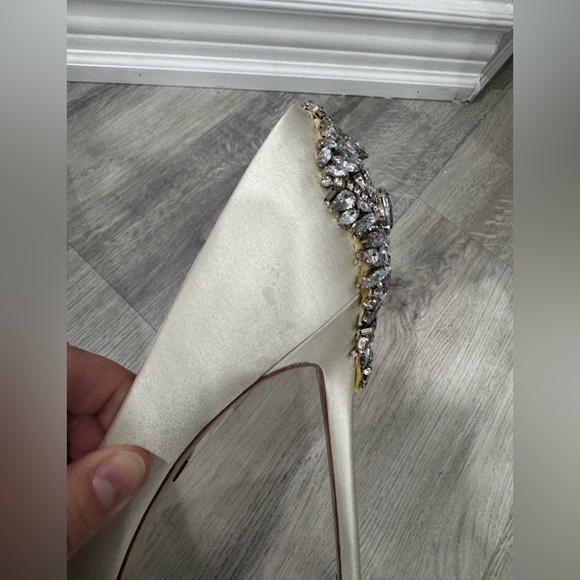 Badgley Mischka Kiara Embellished Ivory
Peep-toe Pump - Picture 9 of 15